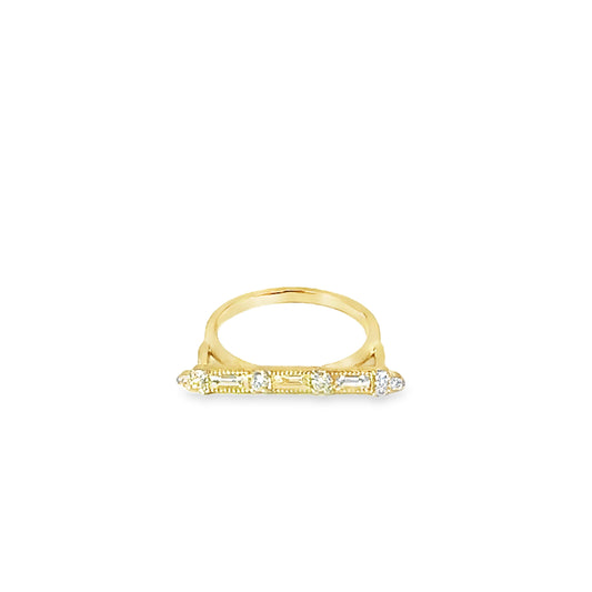 yellow-gold-ring-with-baguette-and-round-cut-diamonds