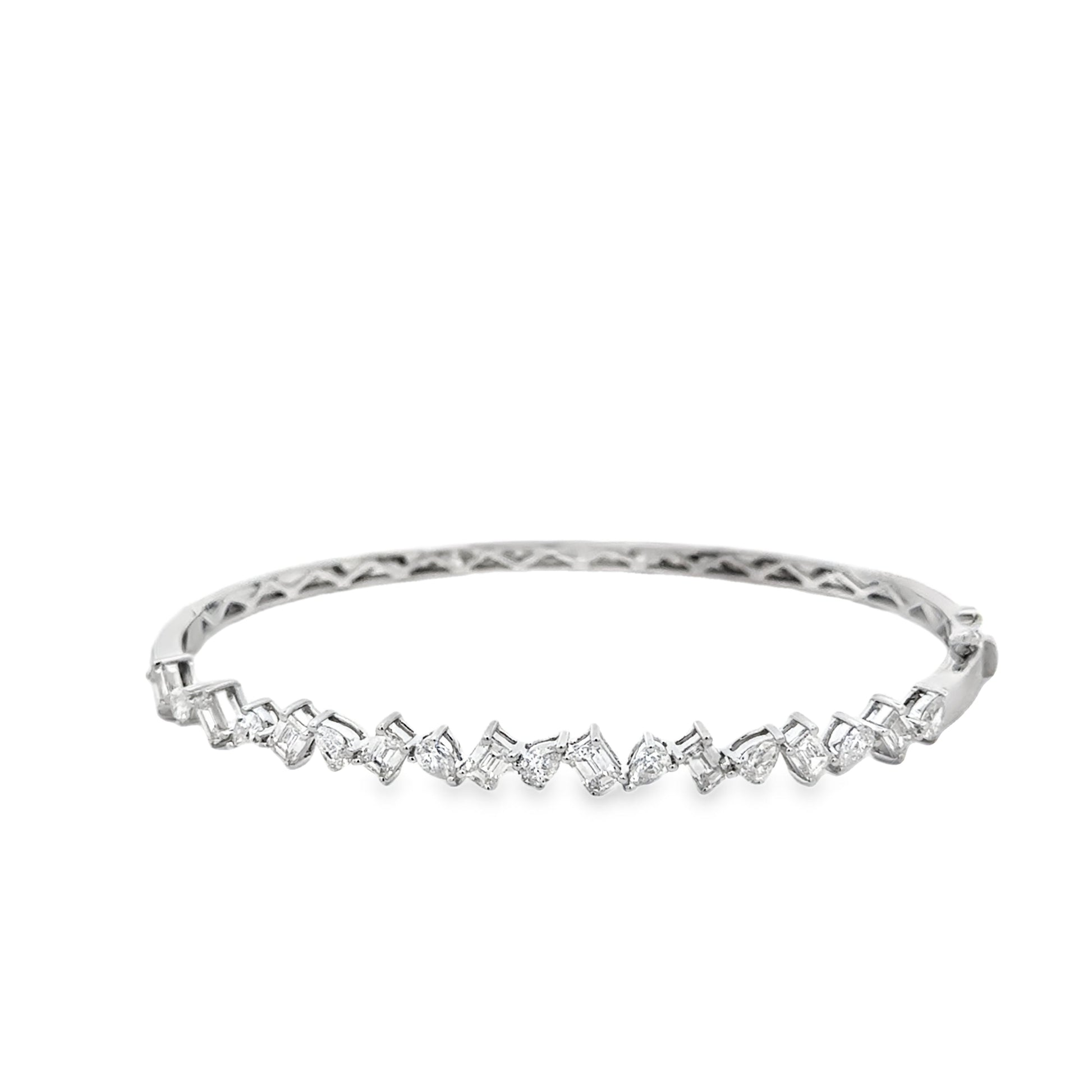 18k-white-gold-and-diamond-bangle-bracelet-1-32ct-
