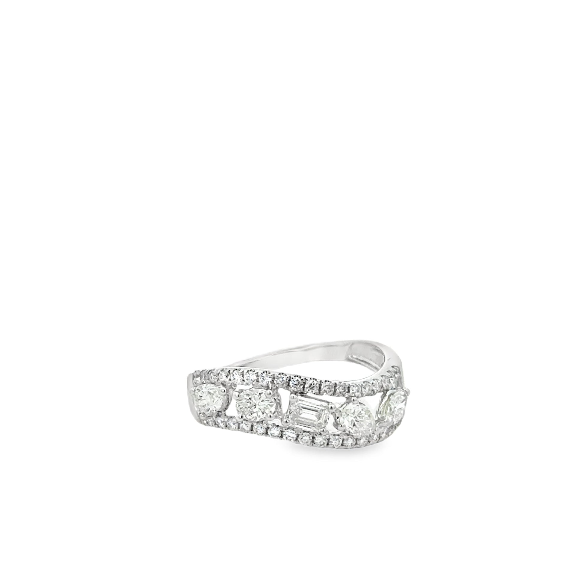 18k-white-gold-diamond-fashion-ring