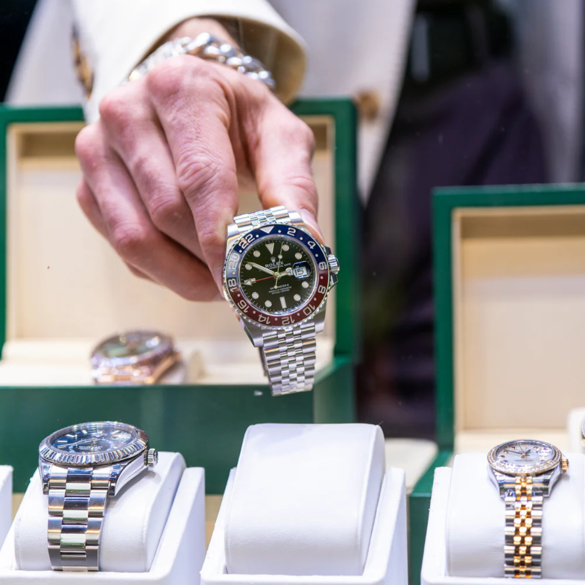 Pre-owned Watches