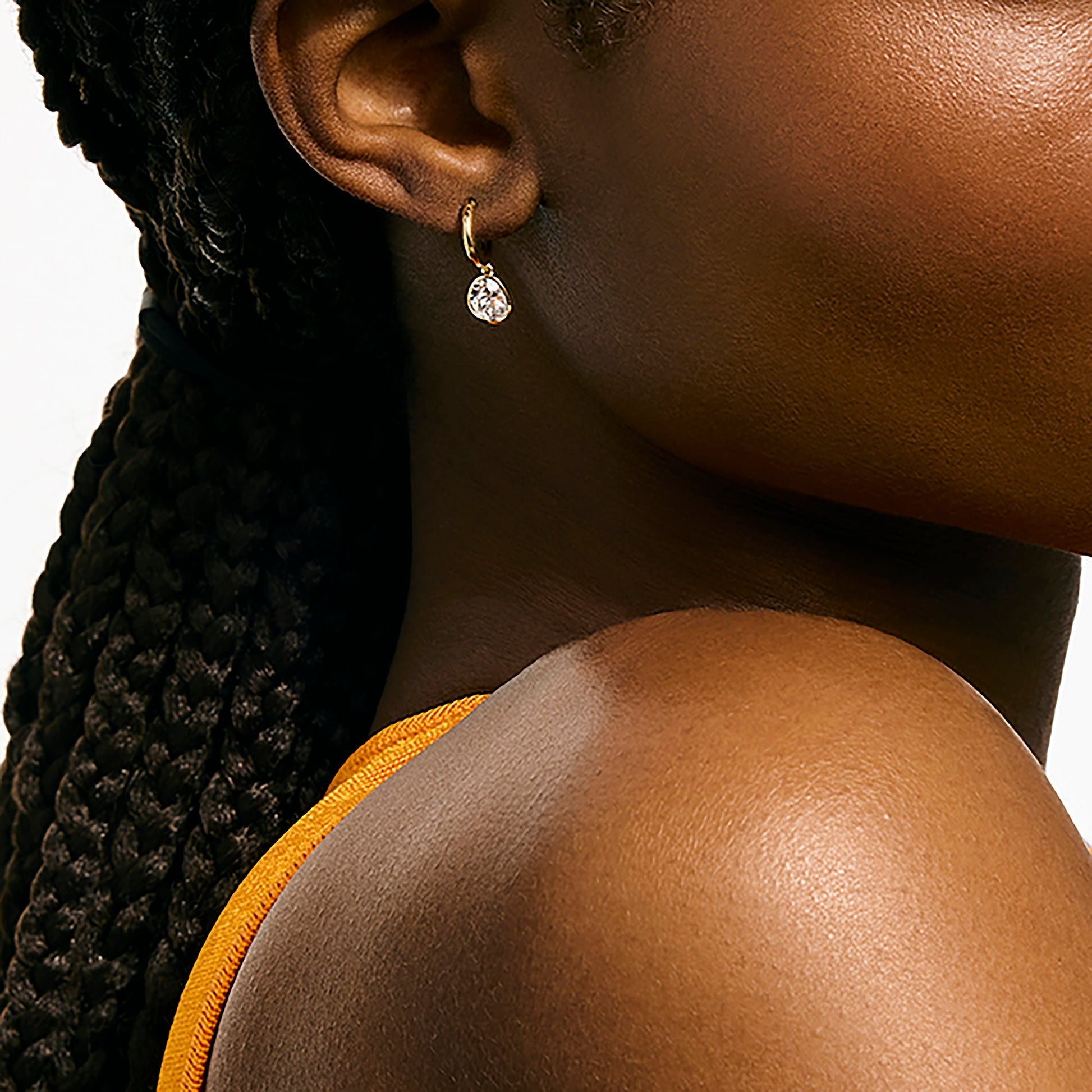 jh-lovestruck-hoop-earrings-gold-diamonds-1-5tcw-eggx43006lgd